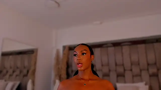 Snapshot of ChaynnaCooper chatting on February 3, 2026, 3:48 am ChaynnaCooper online show from February 3, 2026, 3:48 am