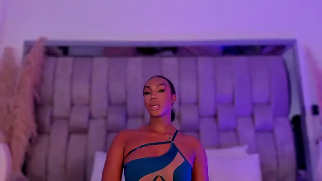 Snapshot of ChaynnaCooper chatting on February 3, 2026, 6:22 am ChaynnaCooper online show from February 3, 2026, 6:22 am