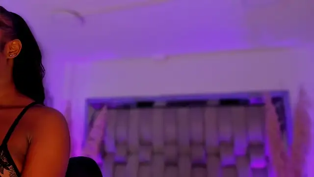 Snapshot of ChaynnaCooper chatting on February 10, 2026, 4:27 am ChaynnaCooper online show from February 10, 2026, 4:27 am