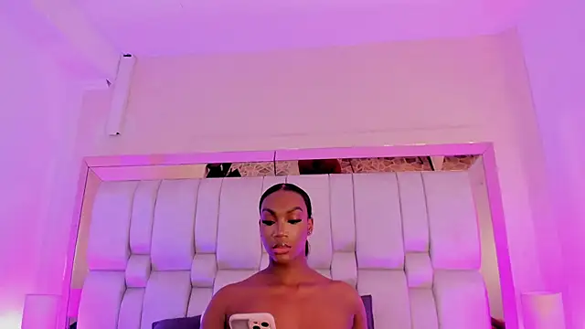 Snapshot of ChaynnaCooper chatting on February 13, 2026, 9:22 pm ChaynnaCooper online show from February 13, 2026, 9:22 pm