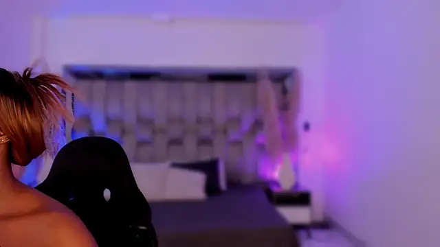 Snapshot of ChaynnaCooper chatting on February 28, 2026, 4:24 am ChaynnaCooper online show from February 28, 2026, 4:24 am