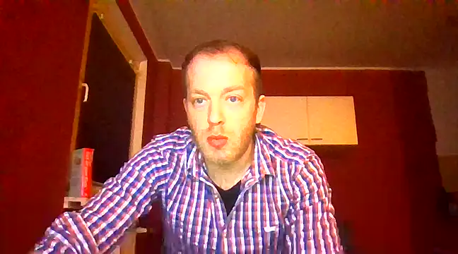 Snapshot of Henner33 chatting on January 8, 2025, 6:41 pm Henner33 online show from January 8, 2025, 6:41 pm