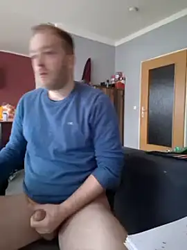 Snapshot of Henner33 chatting on March 2, 2025, 1:38 pm Henner33 online show from March 2, 2025, 1:38 pm