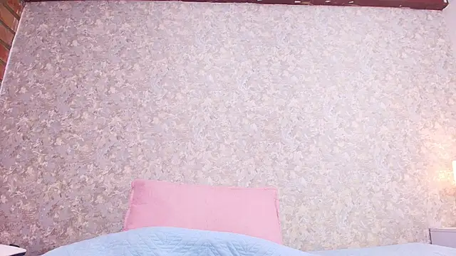 nicol f online show from October 17, 2025, 7:27 pm