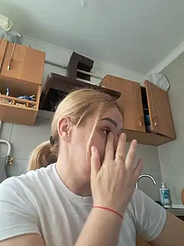 Snapshot of Malichkaanna30 chatting on April 8, 2026, 7:52 am Malichkaanna30 online show from April 8, 2026, 7:52 am