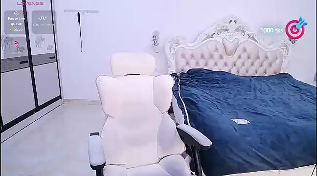 CN-xiaofei online show from February 26, 2025, 2:48 am