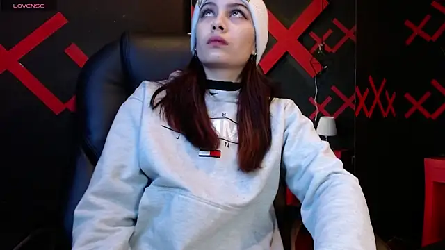 Snapshot of _yuyi chatting on March 7, 2025, 11:18 am yuyi online show from March 7, 2025, 11:18 am