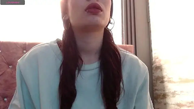 Snapshot of _yuyi chatting on December 2, 2025, 11:48 am yuyi online show from December 2, 2025, 11:48 am