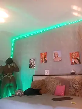 nahiarapalmer19 online show from March 1, 2025, 10:42 pm