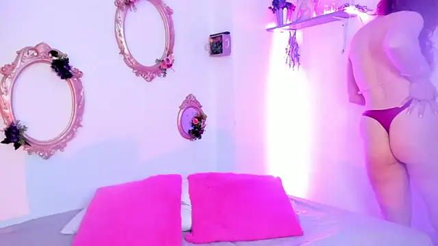 danna uwu  online show from February 3, 2025, 6:17 pm