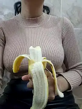jihane-44 online show from December 18, 2024, 4:17 pm
