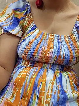 jihane-44 online show from September 29, 2025, 2:33 pm