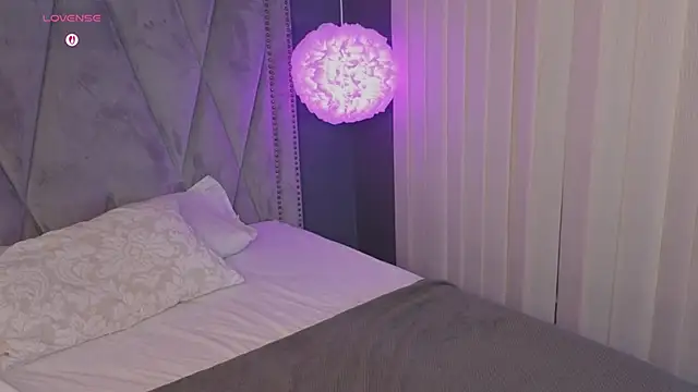 missy taylor  online show from October 15, 2025, 8:20 pm