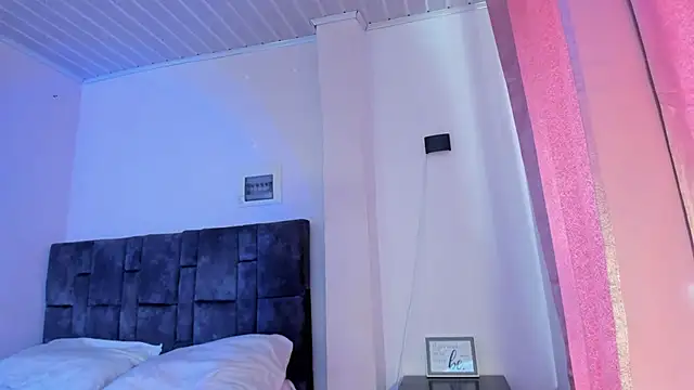 kitty myers online show from October 31, 2025, 2:18 pm