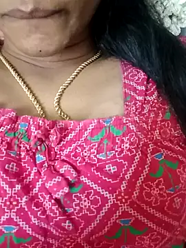 Snapshot of Ambika01 chatting on December 3, 2024, 5:31 am Ambika01 online show from December 3, 2024, 5:31 am