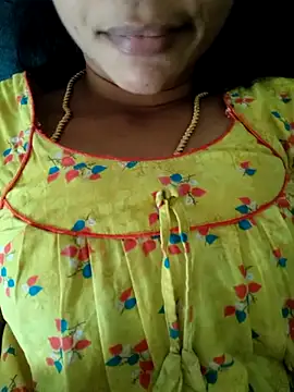 Snapshot of Ambika01 chatting on April 5, 2026, 8:33 am Ambika01 online show from April 5, 2026, 8:33 am