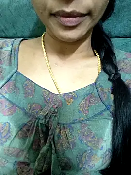 Snapshot of Ambika01 chatting on April 17, 2026, 1:58 pm Ambika01 online show from April 17, 2026, 1:58 pm