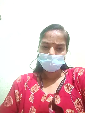 anusiya01 online show from November 13, 2025, 4:39 pm