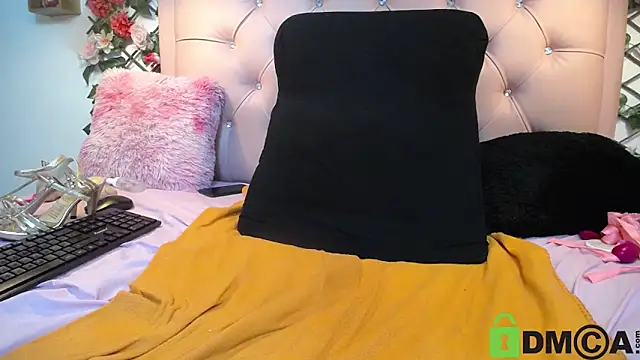 ElizabethSweet  online show from March 12, 2025, 10:39 pm