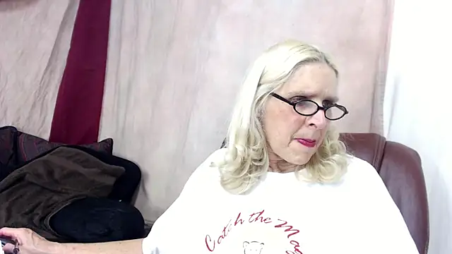 Jean Saint Sin online show from April 14, 2026, 5:57 am