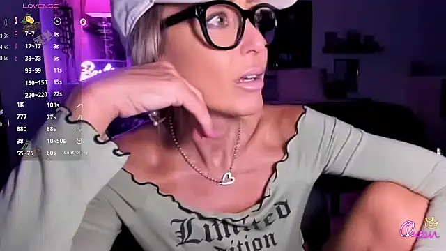 VelvetBarbie online show from April 9, 2026, 12:43 am