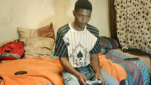 Snapshot of RGTM75 chatting on February 3, 2026, 9:53 pm RGTM75 online show from February 3, 2026, 9:53 pm