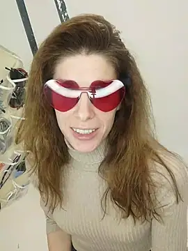 YourSuperModel online show from November 20, 2025, 3:34 pm