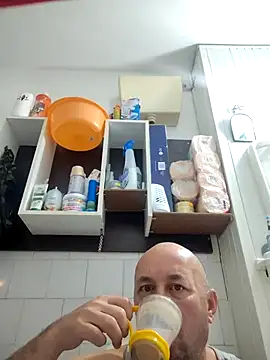 Snapshot of intx800 chatting on November 3, 2025, 3:19 am intx800 online show from November 3, 2025, 3:19 am