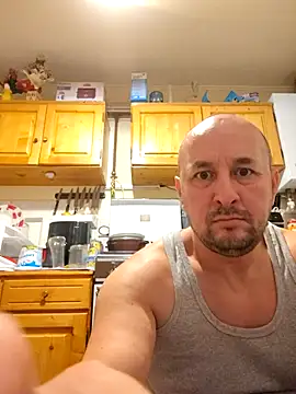 Snapshot of intx800 chatting on December 3, 2025, 3:14 am intx800 online show from December 3, 2025, 3:14 am