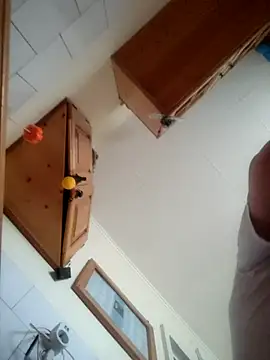 Snapshot of intx800 chatting on February 5, 2026, 2:33 pm intx800 online show from February 5, 2026, 2:33 pm