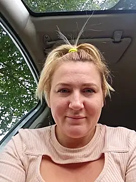 Snapshot of -Schweppes- chatting on October 3, 2025, 10:34 am -Schweppes- online show from October 3, 2025, 10:34 am