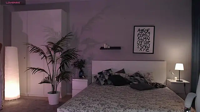 Snapshot of Bellla_Haddid chatting on October 19, 2025, 1:06 am Bellla Haddid online show from October 19, 2025, 1:06 am