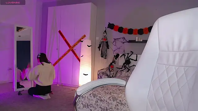 Snapshot of Bellla_Haddid chatting on October 29, 2025, 1:41 am Bellla Haddid online show from October 29, 2025, 1:41 am