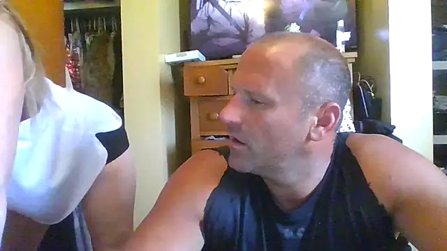 Snapshot of raybo715 chatting on June 3, 2026, 4:23 pm raybo715 online show from June 3, 2026, 4:23 pm
