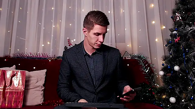 Chris Brien online show from December 25, 2024, 2:46 am