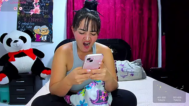 Snapshot of Ari_And_Abdie chatting on February 19, 2025, 12:44 pm Ari And Abdie online show from February 19, 2025, 12:44 pm
