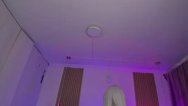 Snapshot of Kendall_Bunnyy chatting on October 25, 2025, 8:36 pm Kendall Bunnyy online show from October 25, 2025, 8:36 pm