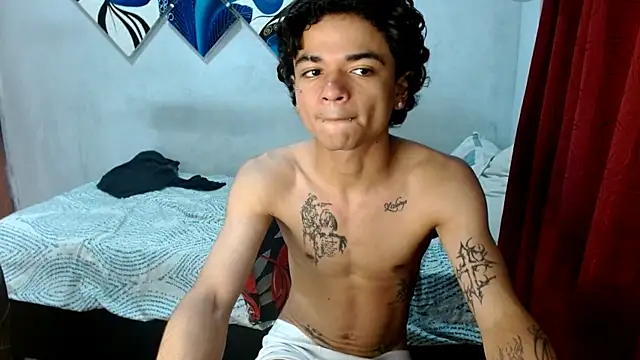 Lovebeng  online show from November 17, 2025, 4:18 am