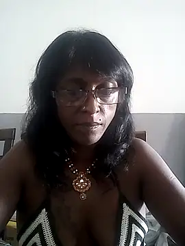 Snapshot of mamakarma1403 chatting on March 14, 2025, 12:32 am mamakarma1403 online show from March 14, 2025, 12:32 am