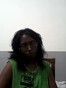 Snapshot of mamakarma1403 chatting on March 21, 2025, 11:55 am mamakarma1403 online show from March 21, 2025, 11:55 am