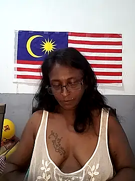 Snapshot of mamakarma1403 chatting on September 14, 2025, 2:11 am mamakarma1403 online show from September 14, 2025, 2:11 am