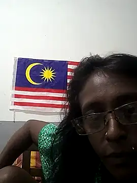 Snapshot of mamakarma1403 chatting on September 25, 2025, 2:10 pm mamakarma1403 online show from September 25, 2025, 2:10 pm