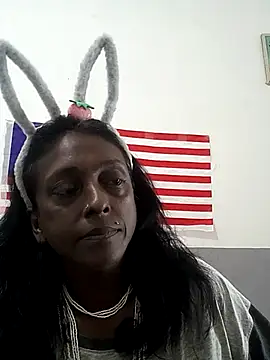 Snapshot of mamakarma1403 chatting on September 27, 2025, 3:00 am mamakarma1403 online show from September 27, 2025, 3:00 am