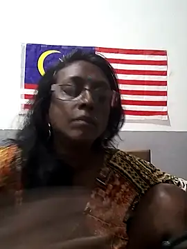 Snapshot of mamakarma1403 chatting on October 21, 2025, 12:39 pm mamakarma1403 online show from October 21, 2025, 12:39 pm