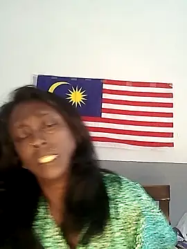 Snapshot of mamakarma1403 chatting on November 22, 2025, 2:21 am mamakarma1403 online show from November 22, 2025, 2:21 am