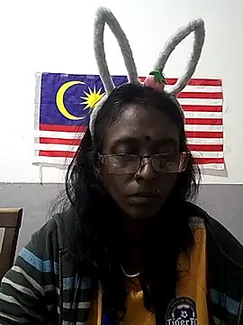 Snapshot of mamakarma1403 chatting on November 26, 2025, 2:29 pm mamakarma1403 online show from November 26, 2025, 2:29 pm