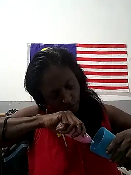 Snapshot of mamakarma1403 chatting on December 4, 2025, 11:57 pm mamakarma1403 online show from December 4, 2025, 11:57 pm