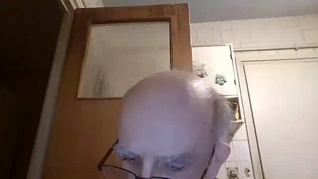 Snapshot of mariusica1@xh chatting on April 6, 2026, 5:36 pm mariusica1xh online show from April 6, 2026, 5:36 pm