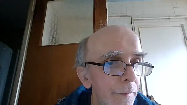 Snapshot of mariusica1@xh chatting on April 12, 2026, 10:53 am mariusica1xh online show from April 12, 2026, 10:53 am