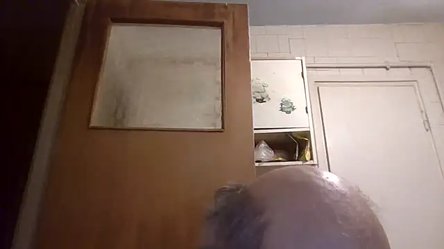 Snapshot of mariusica1@xh chatting on April 15, 2026, 6:37 pm mariusica1xh online show from April 15, 2026, 6:37 pm